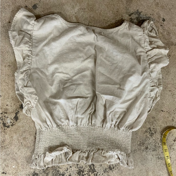 Linen Ruffled Smocked Cropped Blouse Top Shirt Medium Cupcakes & Cashmere -OBO - Picture 9 of 9